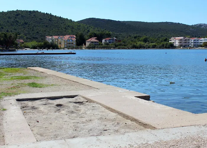 Πανσιόν Double 4309e Pašman